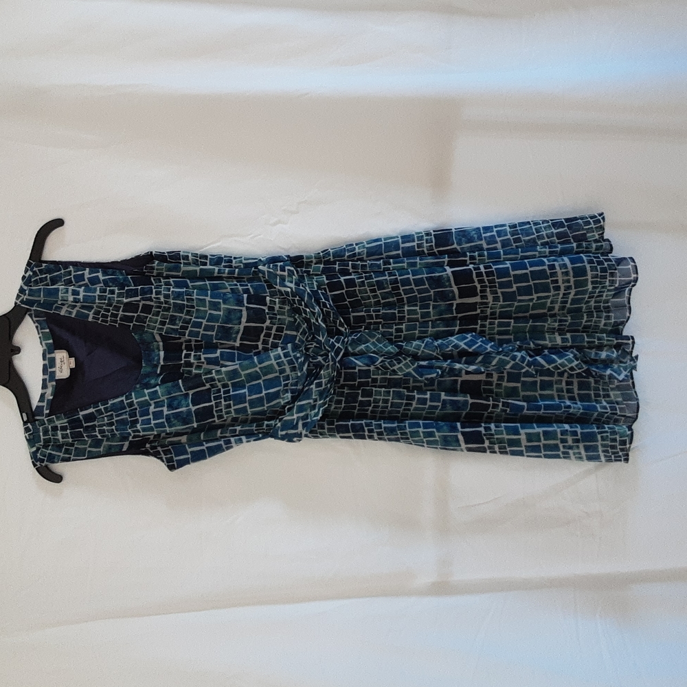 Sleeveless dress